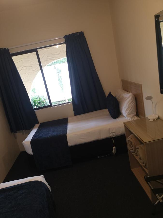 Captains Quarters Motor Inn ケンブリッジ エクステリア 写真