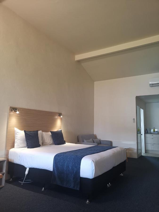 Captains Quarters Motor Inn ケンブリッジ エクステリア 写真
