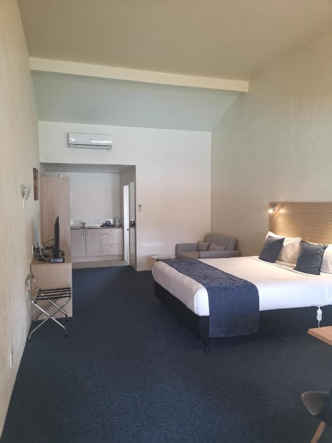 Captains Quarters Motor Inn ケンブリッジ エクステリア 写真