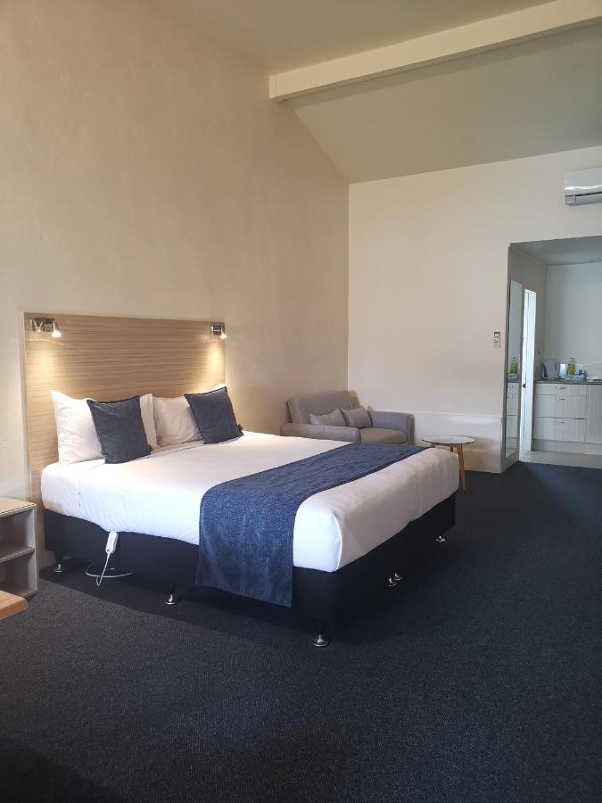 Captains Quarters Motor Inn ケンブリッジ エクステリア 写真
