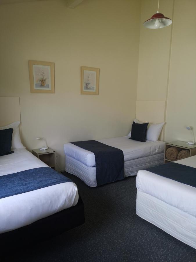 Captains Quarters Motor Inn ケンブリッジ エクステリア 写真