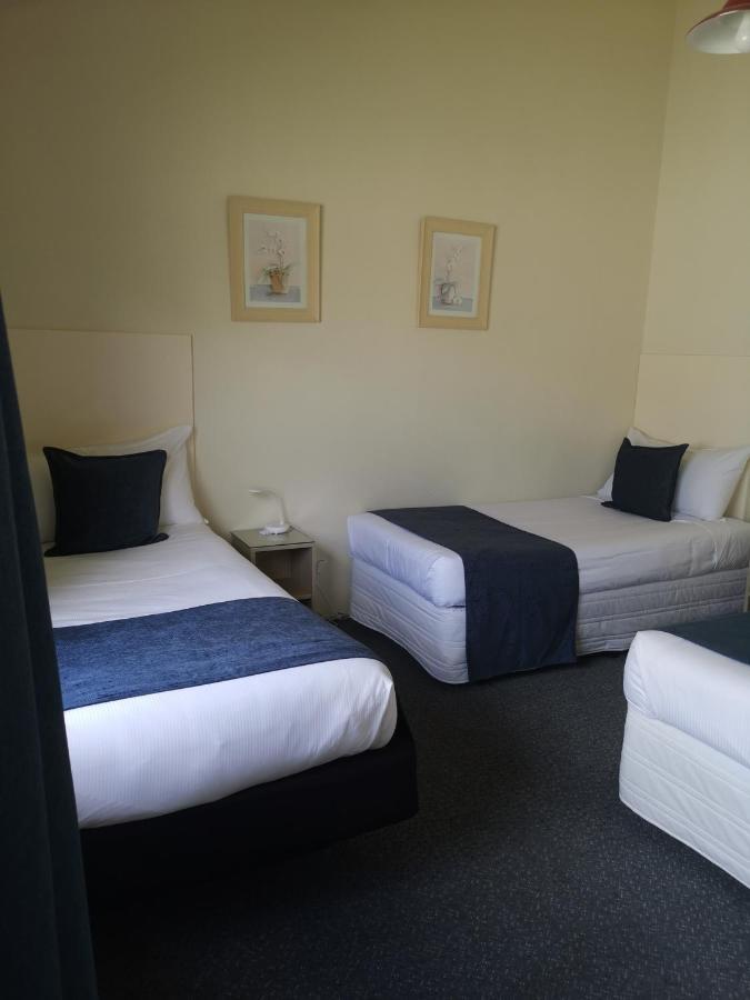 Captains Quarters Motor Inn ケンブリッジ エクステリア 写真
