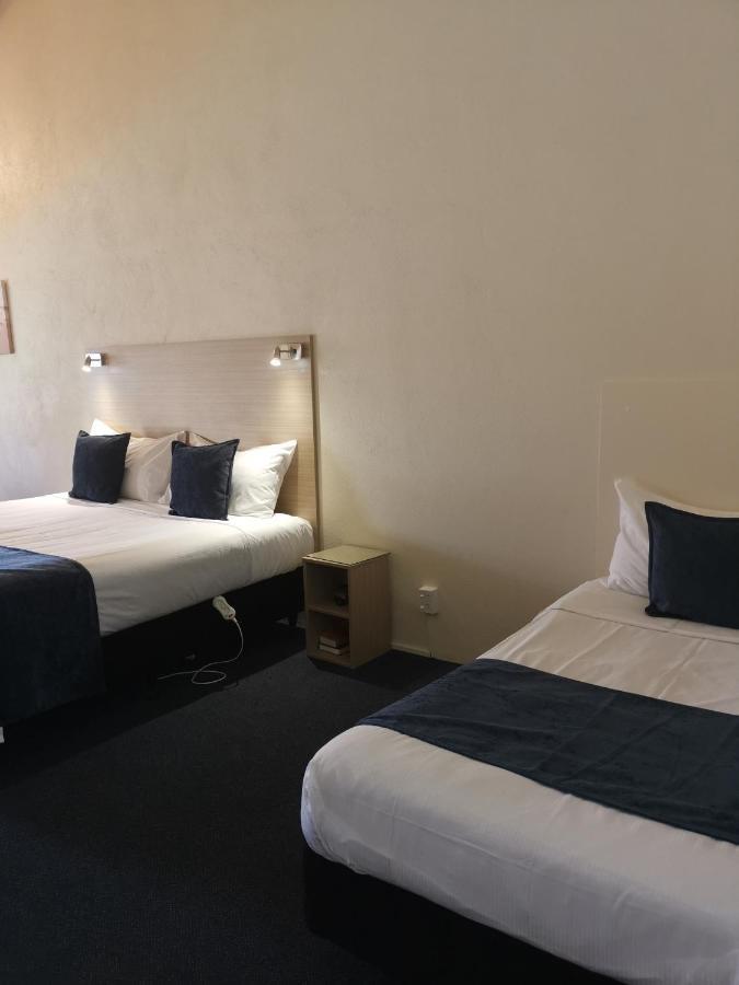Captains Quarters Motor Inn ケンブリッジ エクステリア 写真
