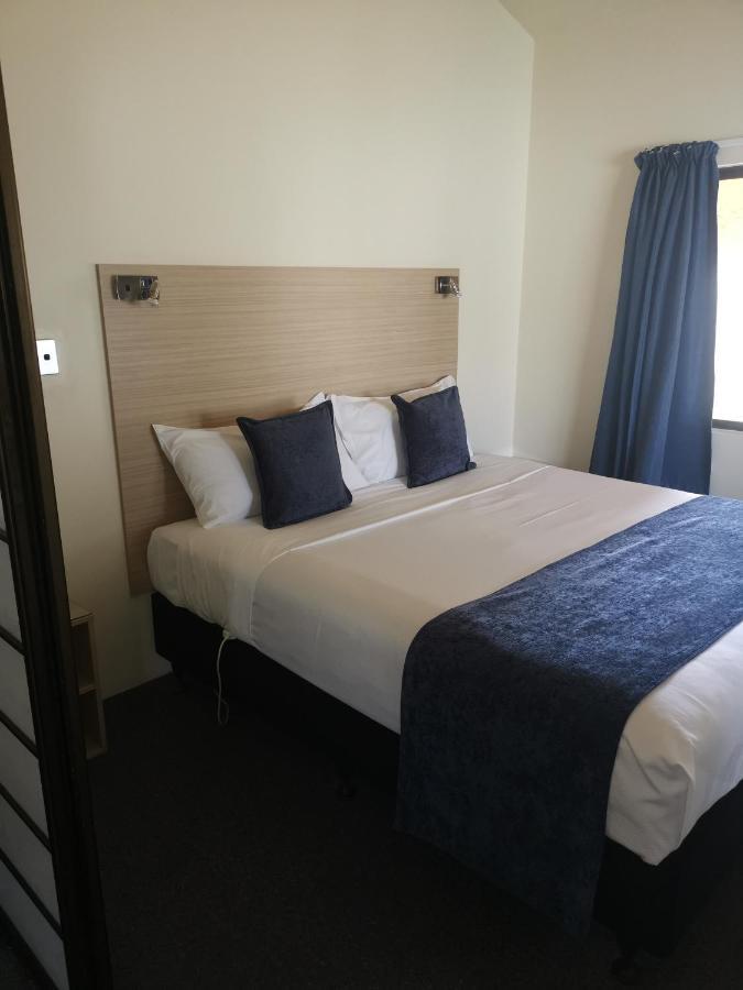 Captains Quarters Motor Inn ケンブリッジ エクステリア 写真