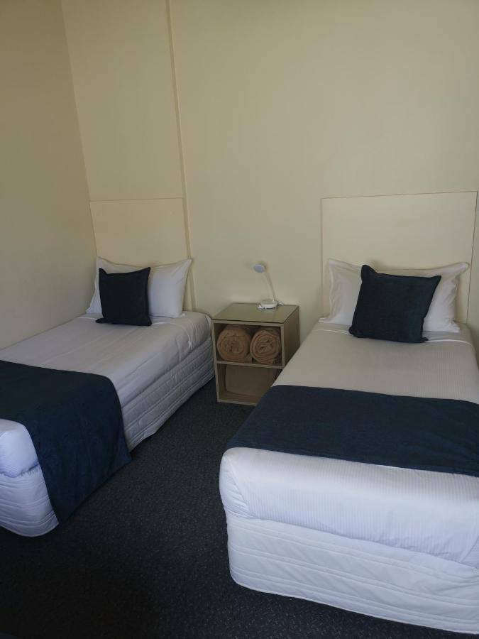 Captains Quarters Motor Inn ケンブリッジ エクステリア 写真