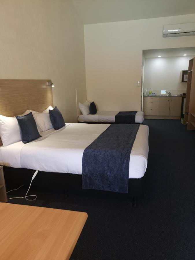 Captains Quarters Motor Inn ケンブリッジ エクステリア 写真