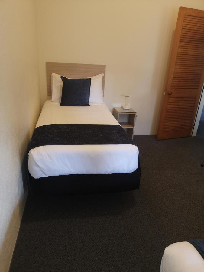 Captains Quarters Motor Inn ケンブリッジ エクステリア 写真