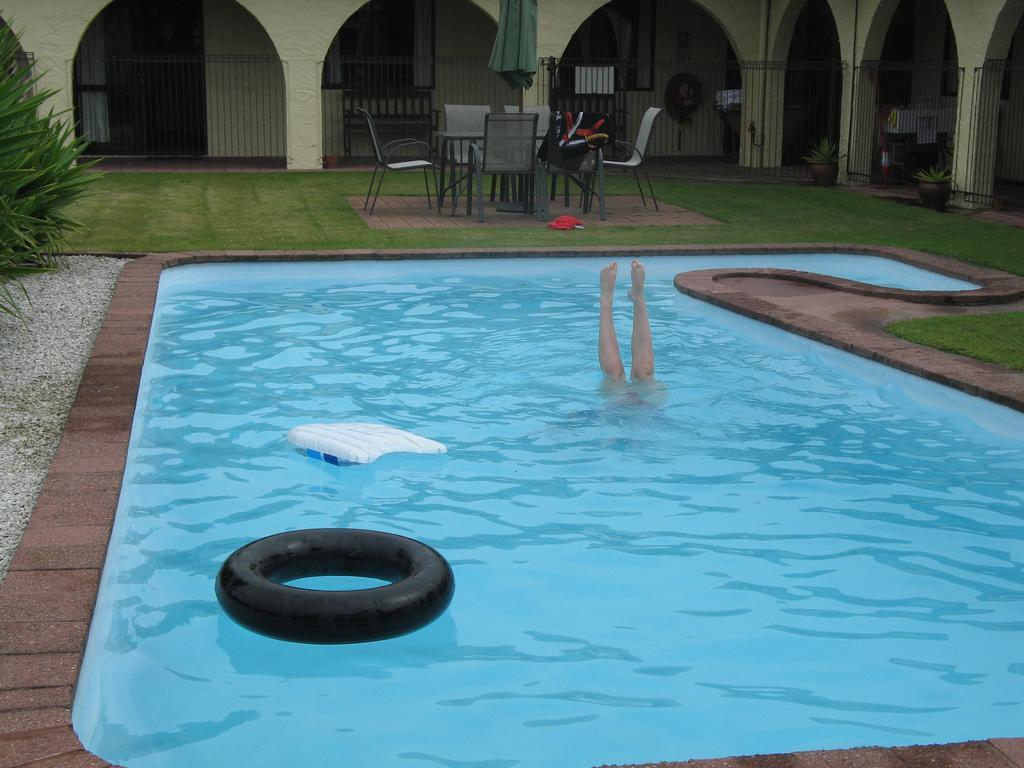 Captains Quarters Motor Inn ケンブリッジ エクステリア 写真