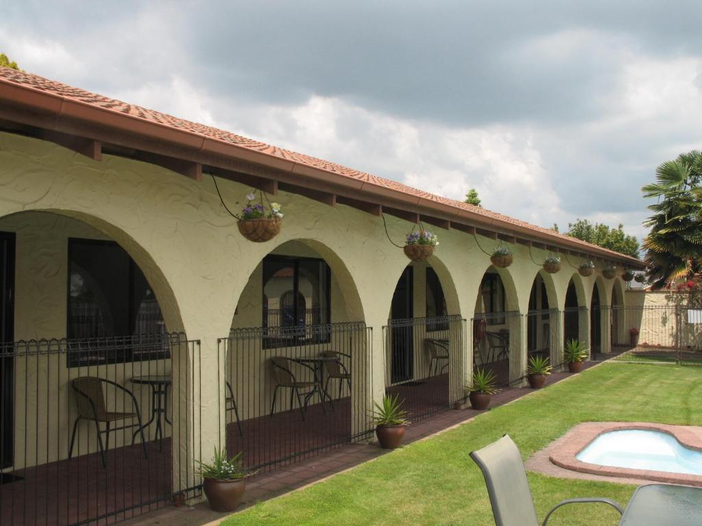Captains Quarters Motor Inn ケンブリッジ エクステリア 写真