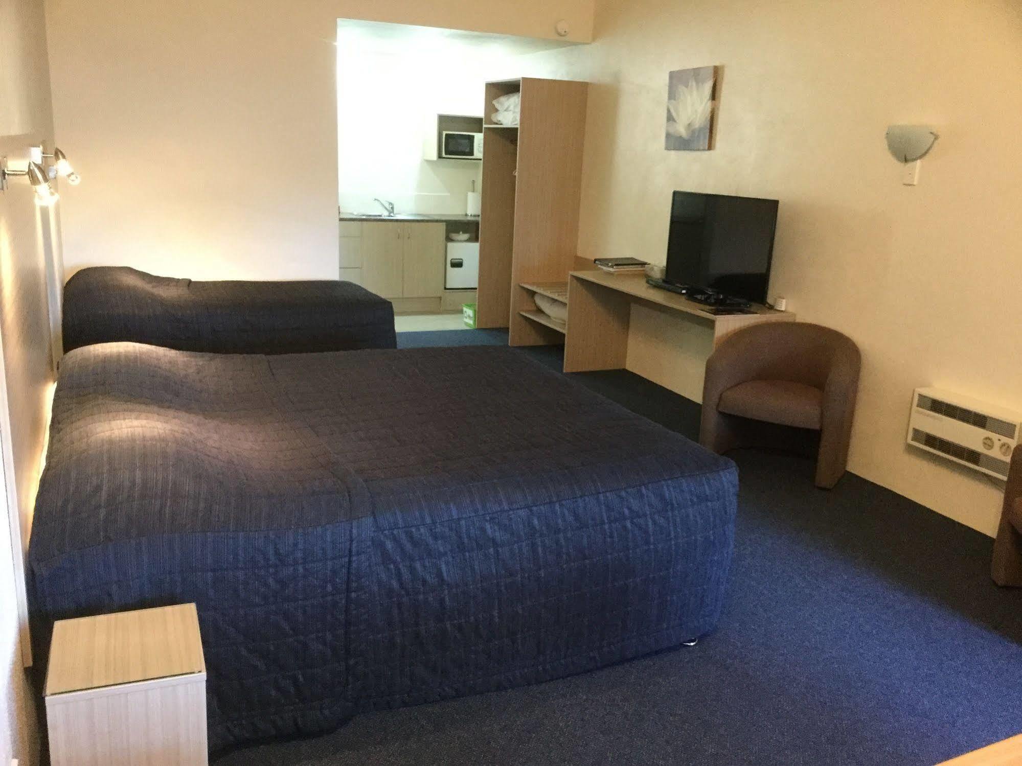 Captains Quarters Motor Inn ケンブリッジ エクステリア 写真