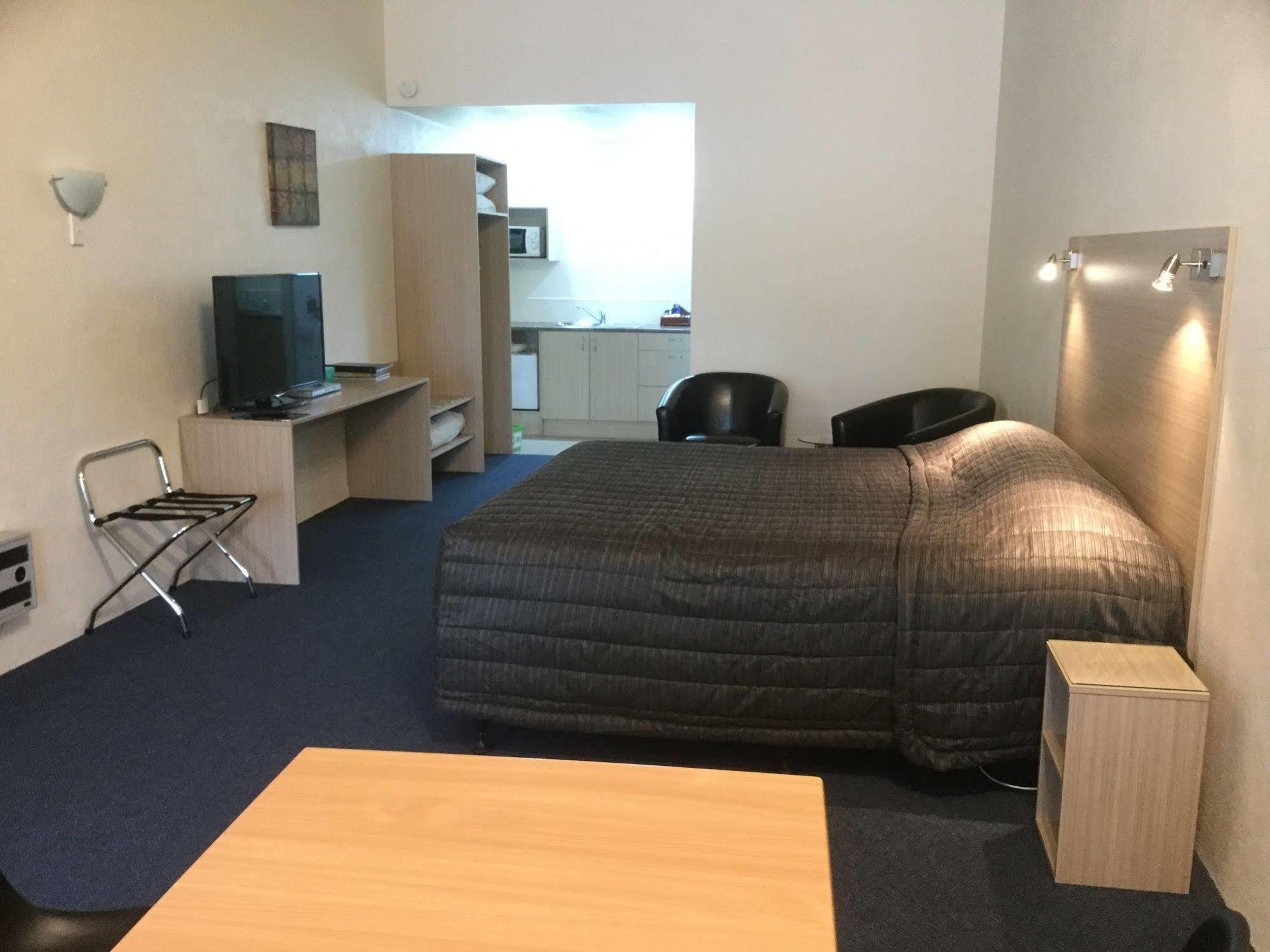 Captains Quarters Motor Inn ケンブリッジ エクステリア 写真