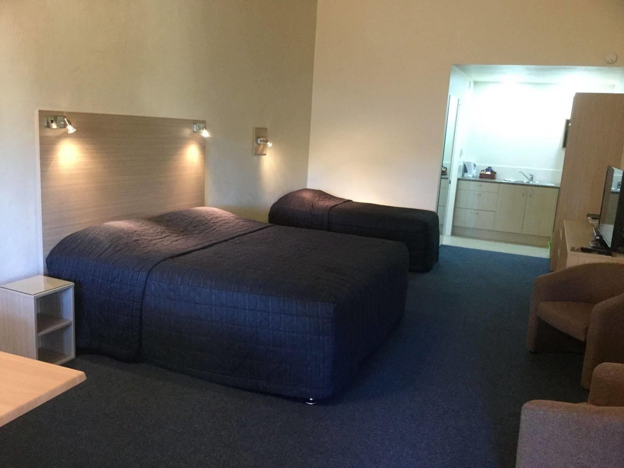 Captains Quarters Motor Inn ケンブリッジ エクステリア 写真