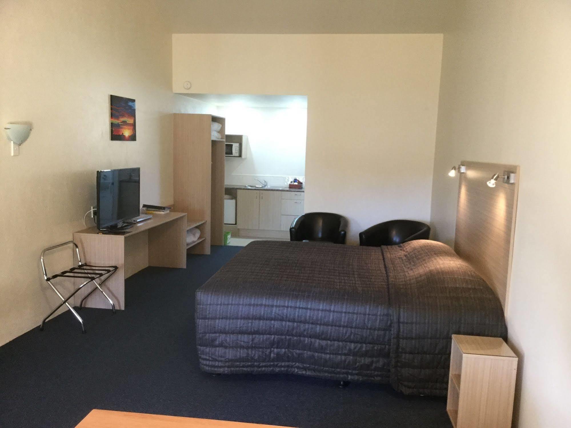 Captains Quarters Motor Inn ケンブリッジ エクステリア 写真